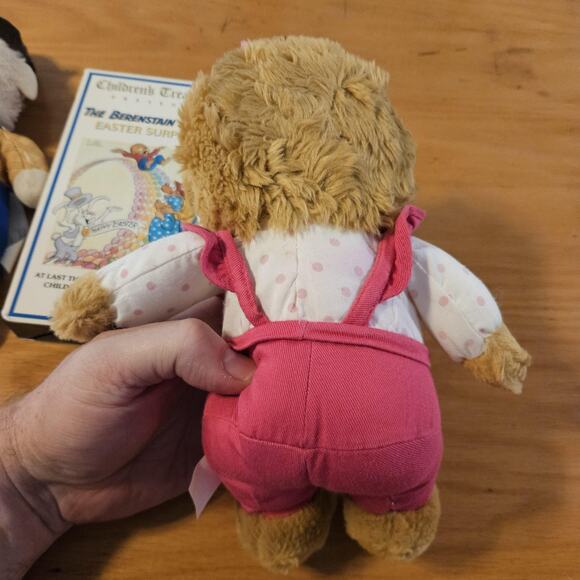 Berenstain Bears Easter Surprise VHS Tape & 2 Plush Toys Lot Papa Mama Bears - Picture 4 of 12